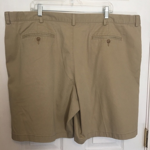 Men’s LL Bean Comfort waist shorts sz 46. Inseam 8”. Dark tan. - Picture 3 of 5